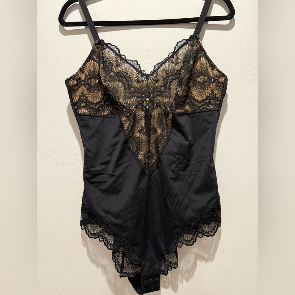 NWT!  Pinsy - Sculpting Lace Shapewear Bodysuit - Size 1X